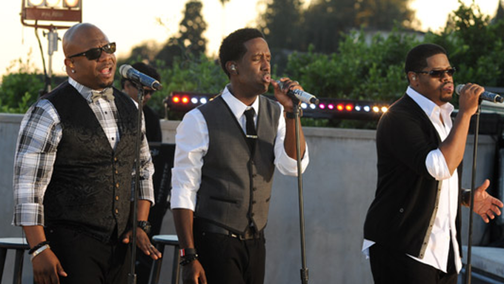 Boyz II Men performing at rally