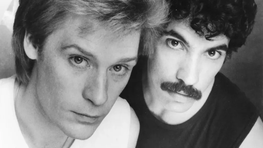 Hall & Oates performing together